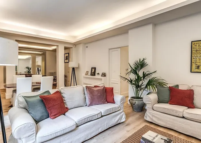 Apartament Vico 2bdr Piazza Del Popolo With Private Garden *
