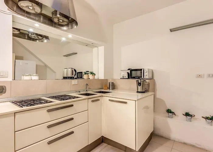 Apartament Vico 2bdr Piazza Del Popolo With Private Garden *